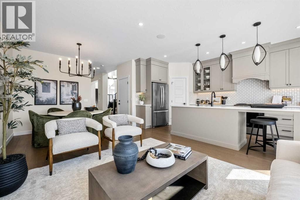 203 Huxland Path NE photo 6