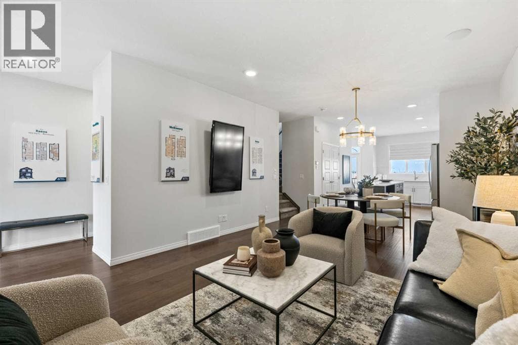 135 Huxland Road NE photo 4