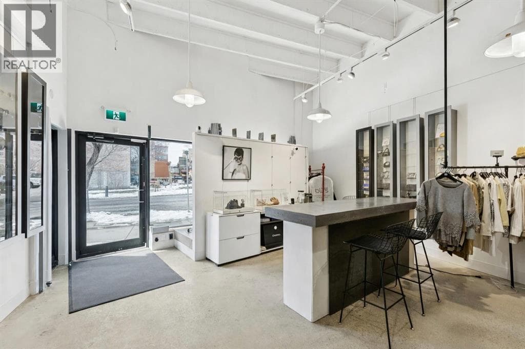 1510 7 Street SW photo 2
