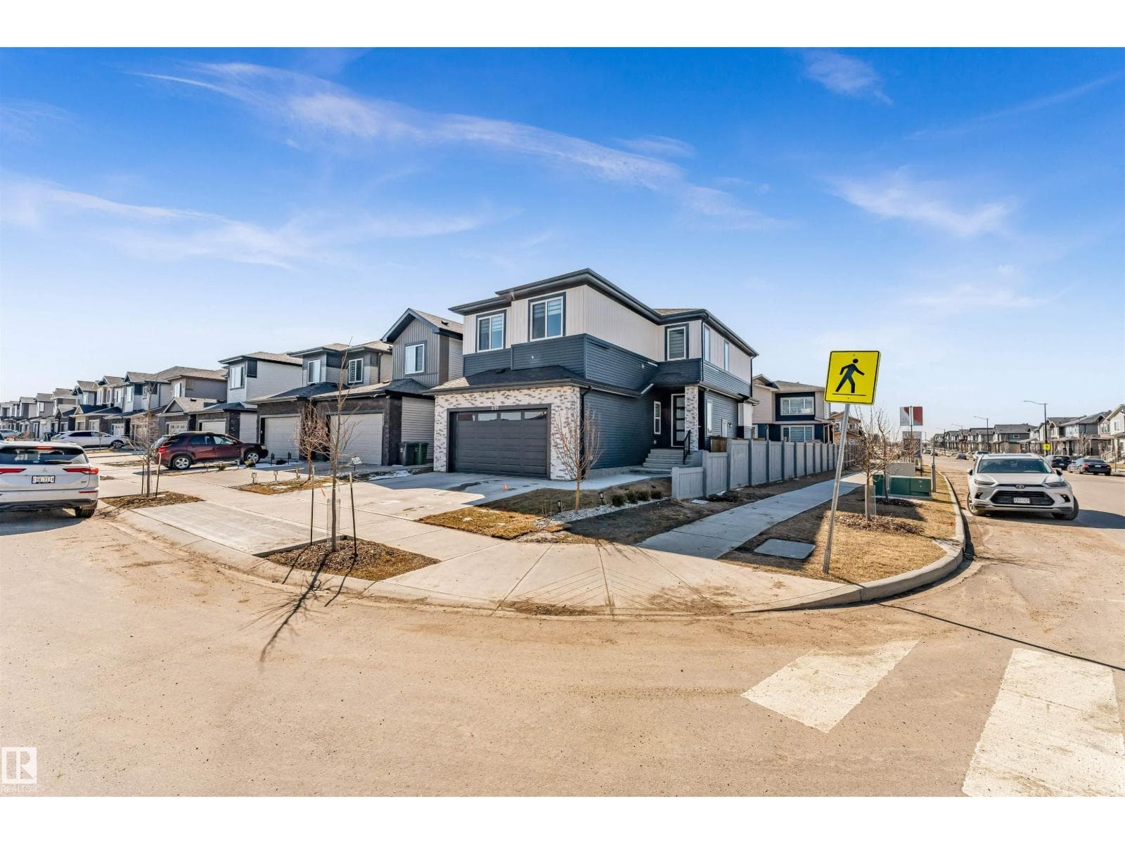 3729 42 AV — photo 2