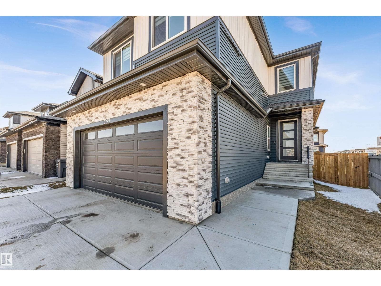 3729 42 AV — photo 3