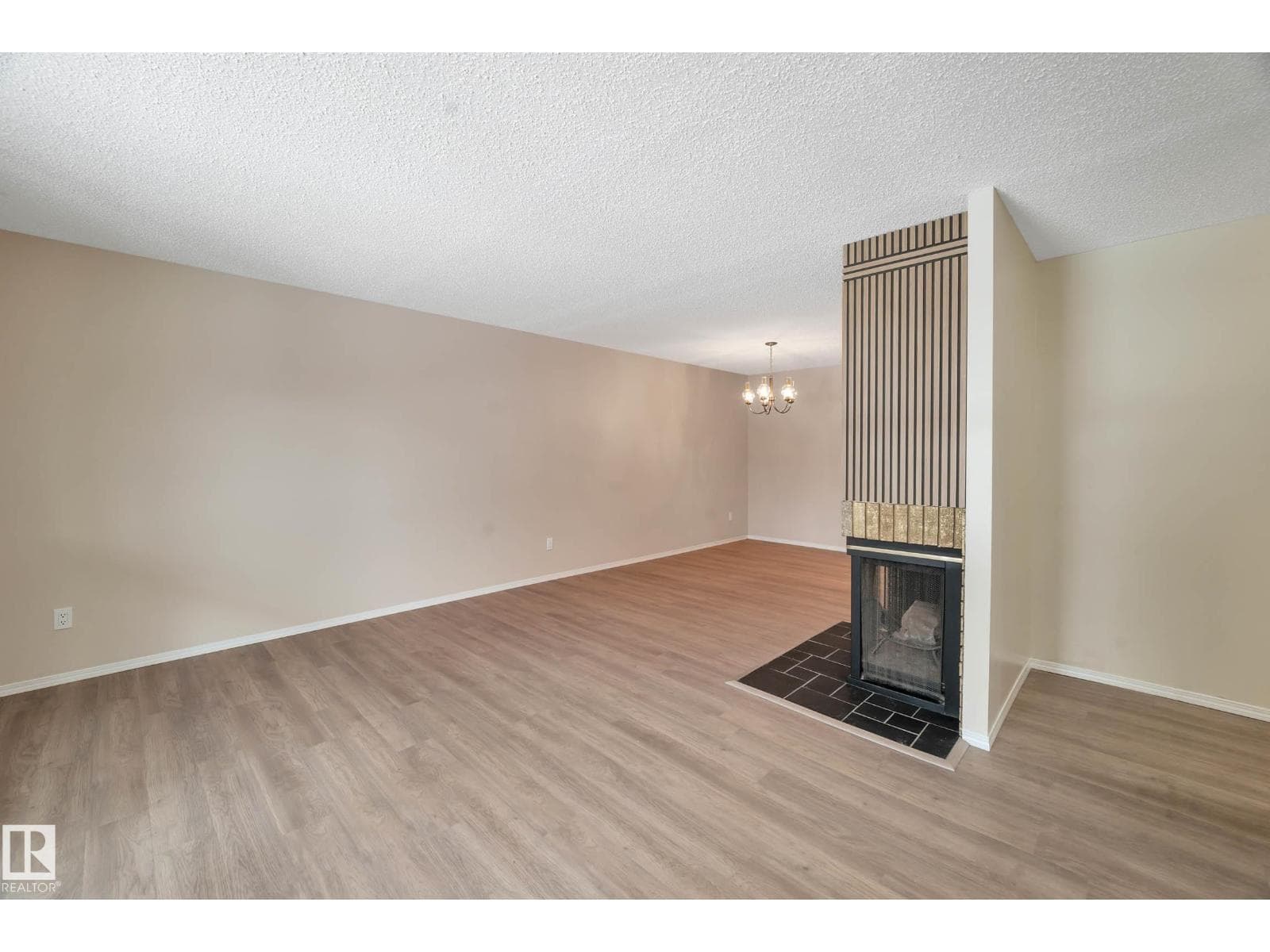 248 SURREY GARDENS GD NW photo 10