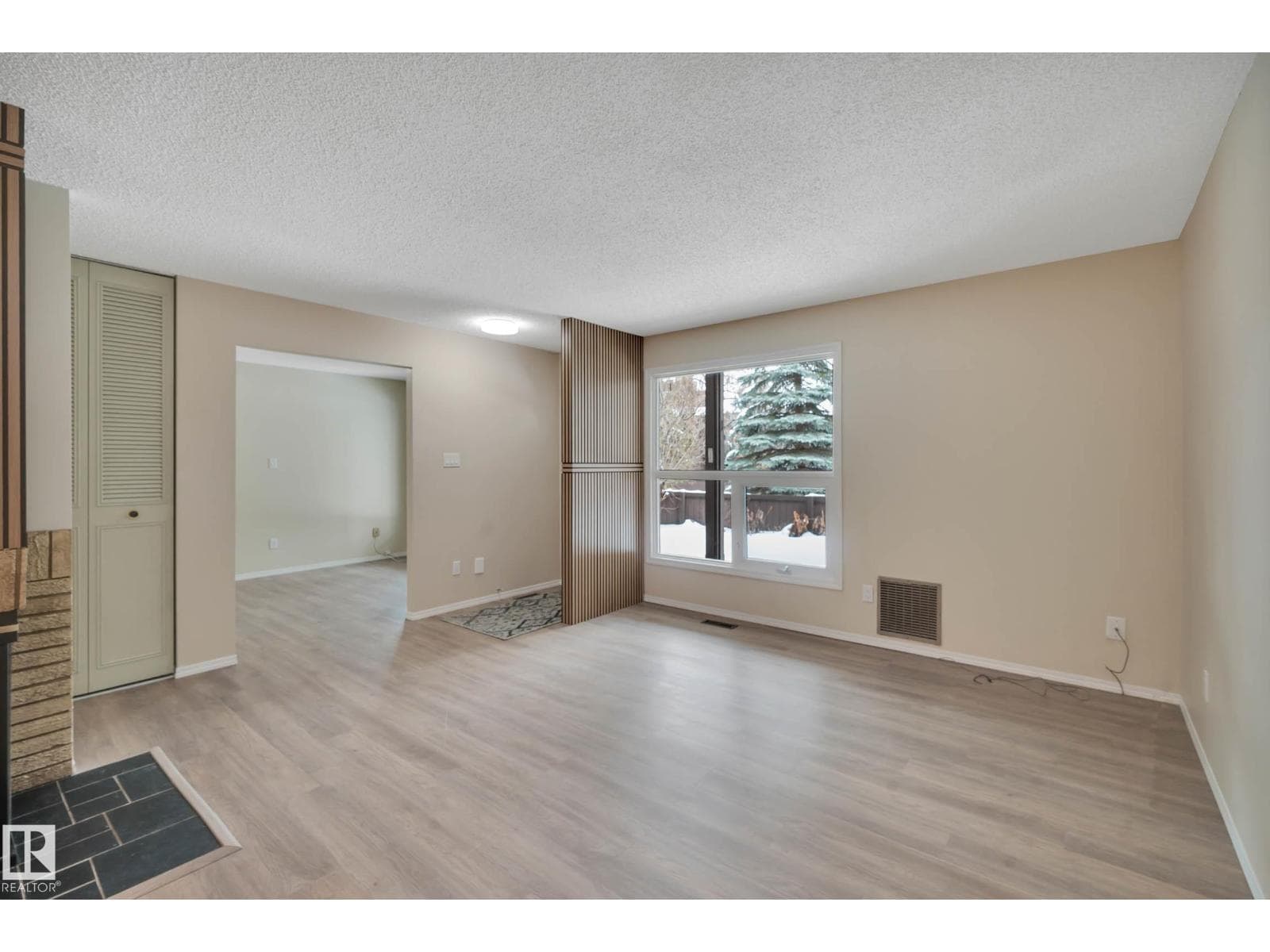 248 SURREY GARDENS GD NW photo 11