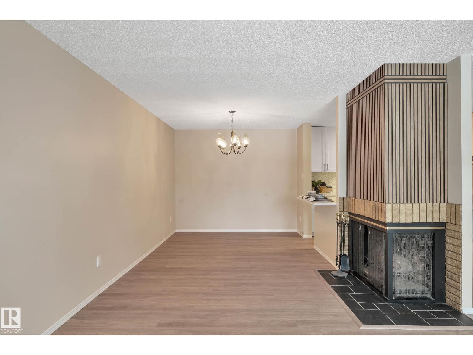 248 SURREY GARDENS GD NW photo 12