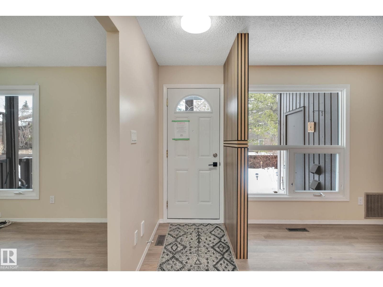 248 SURREY GARDENS GD NW photo 9