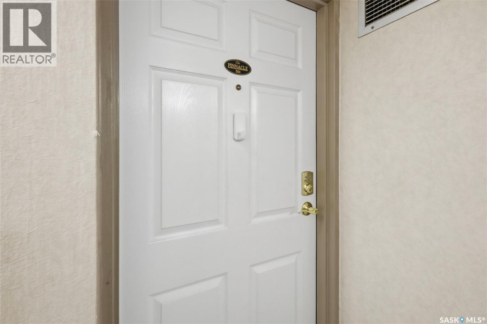 501 717 Victoria AVENUE — photo 4