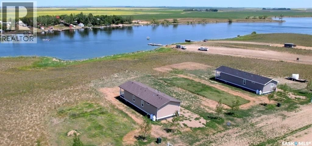 9 Lakeshore DRIVE