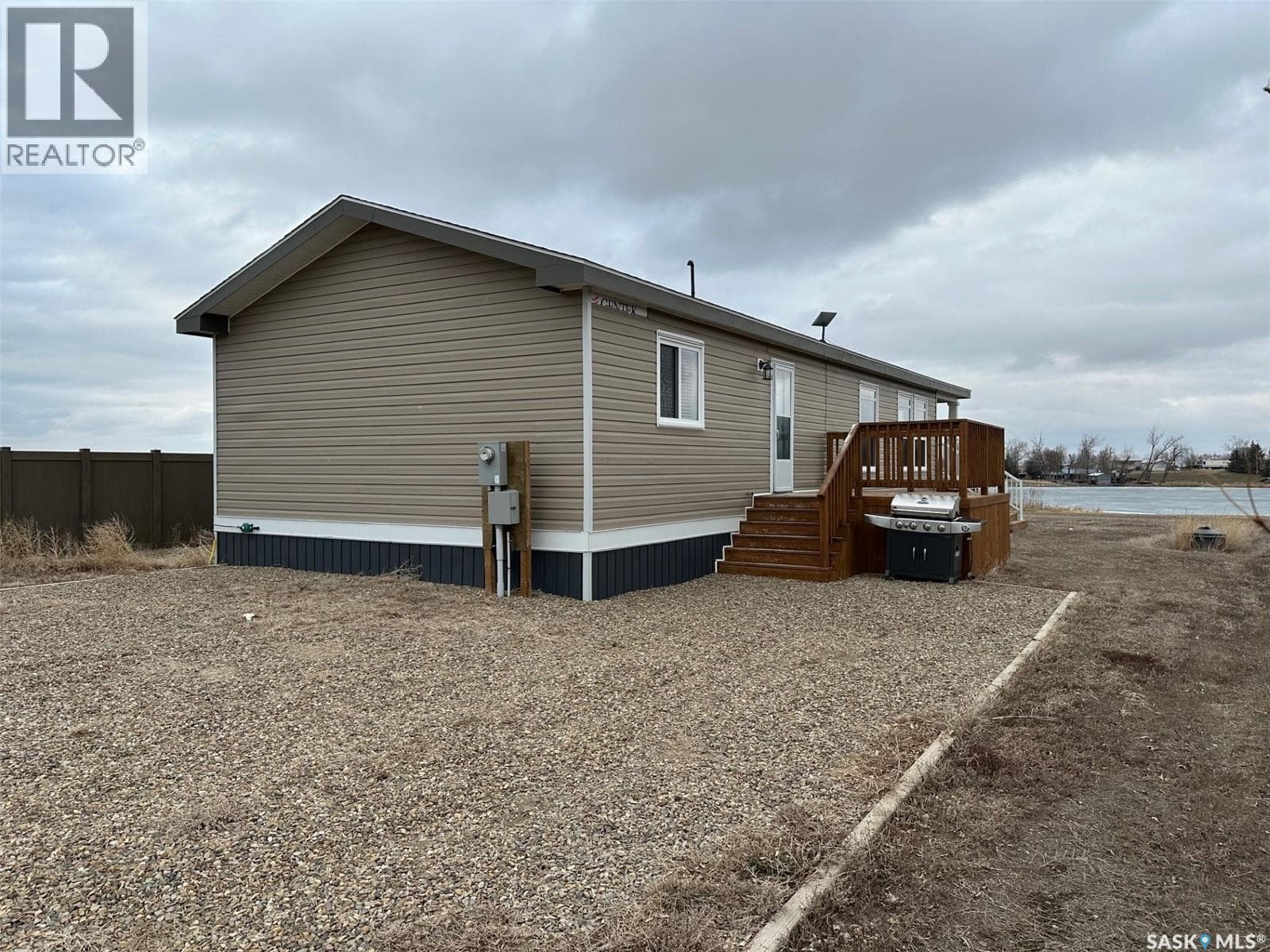 9 Lakeshore DRIVE — photo 2