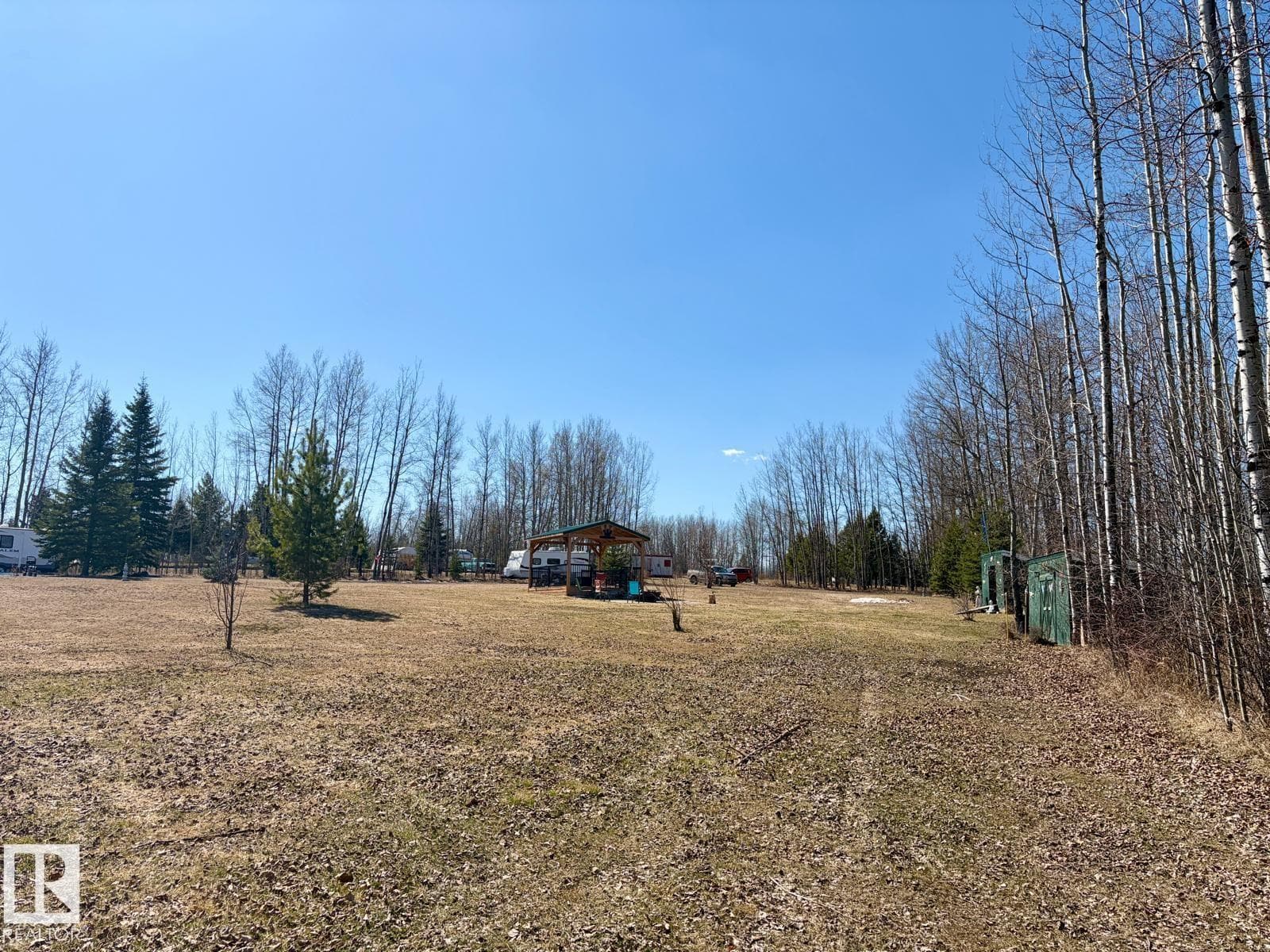 4710 51 AV photo 11