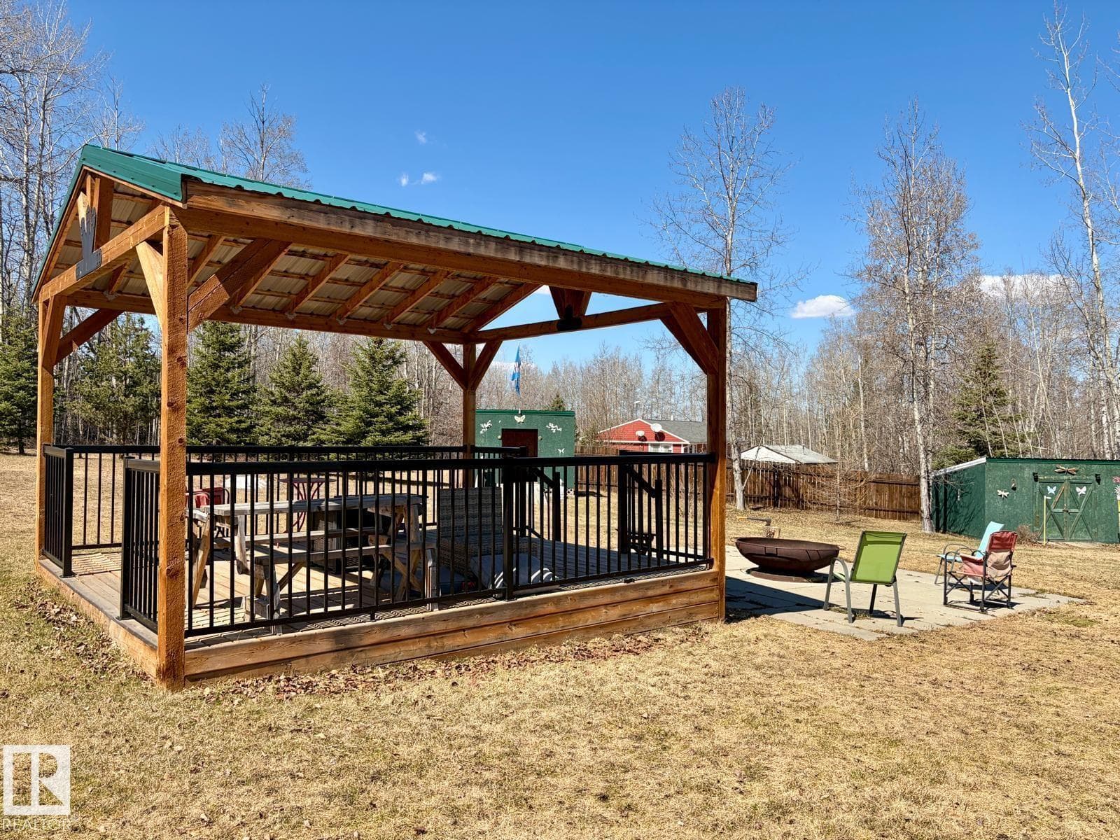4710 51 AV photo 2