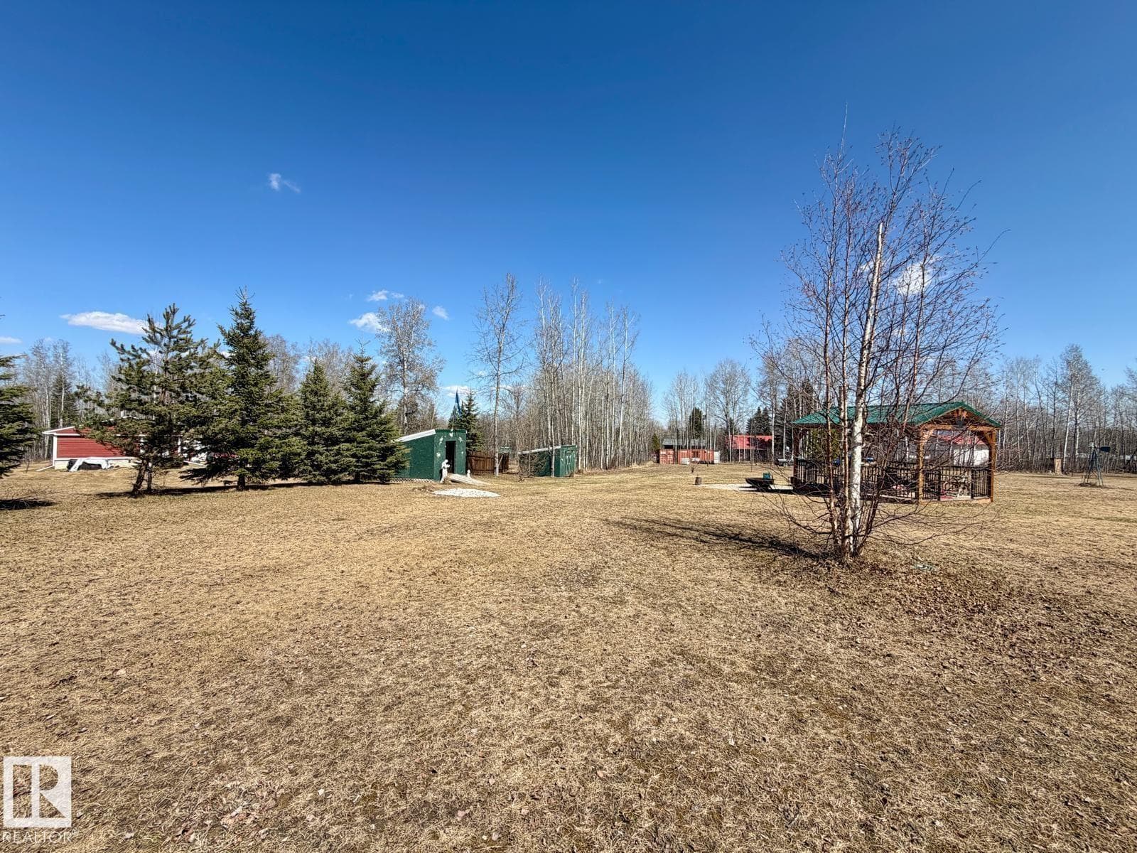 4710 51 AV photo 7