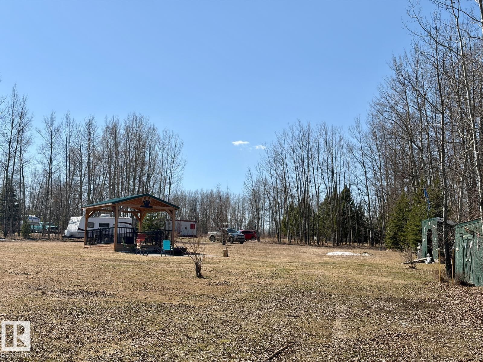 4710 51 AV photo 9