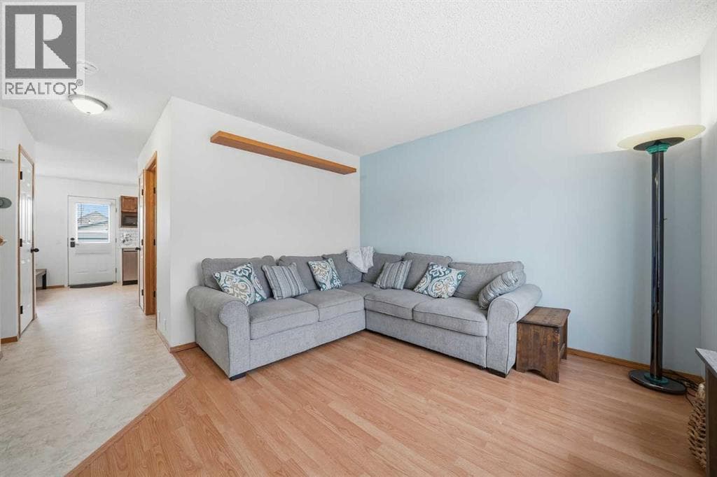 68 Bridleridge Gardens SW photo 3