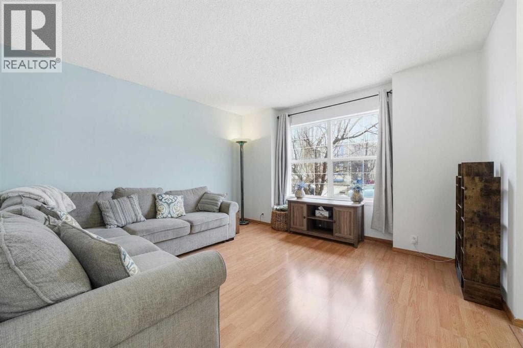68 Bridleridge Gardens SW photo 4