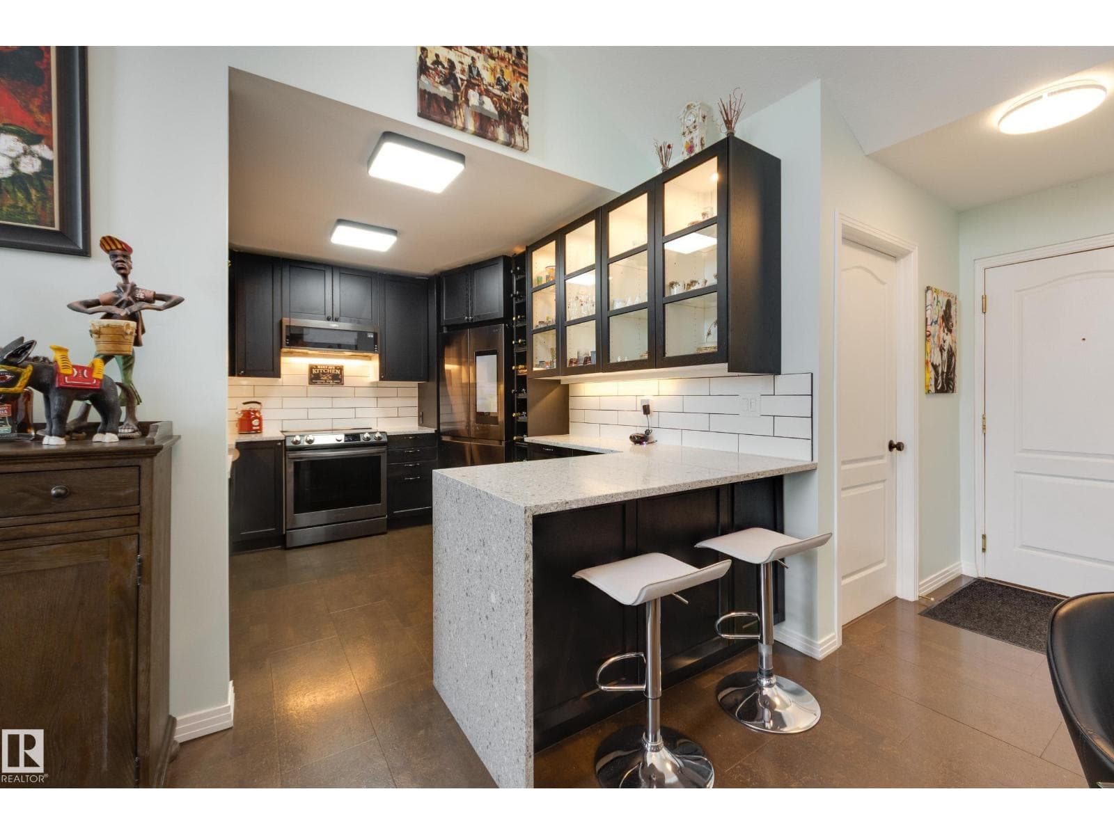 #402 7725 108 ST NW photo 6
