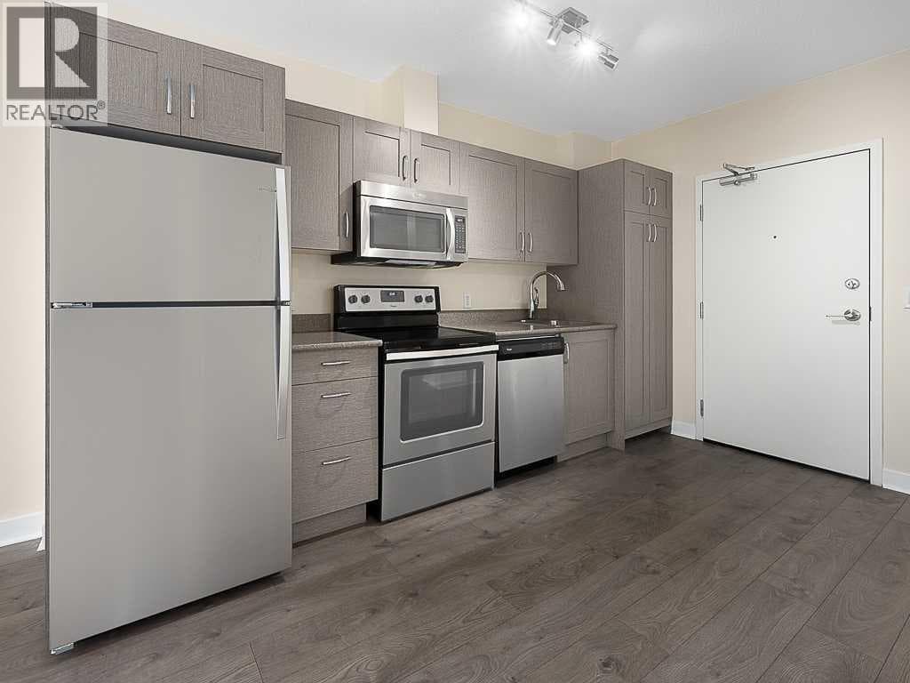 706, 30 Brentwood Common NW photo 5