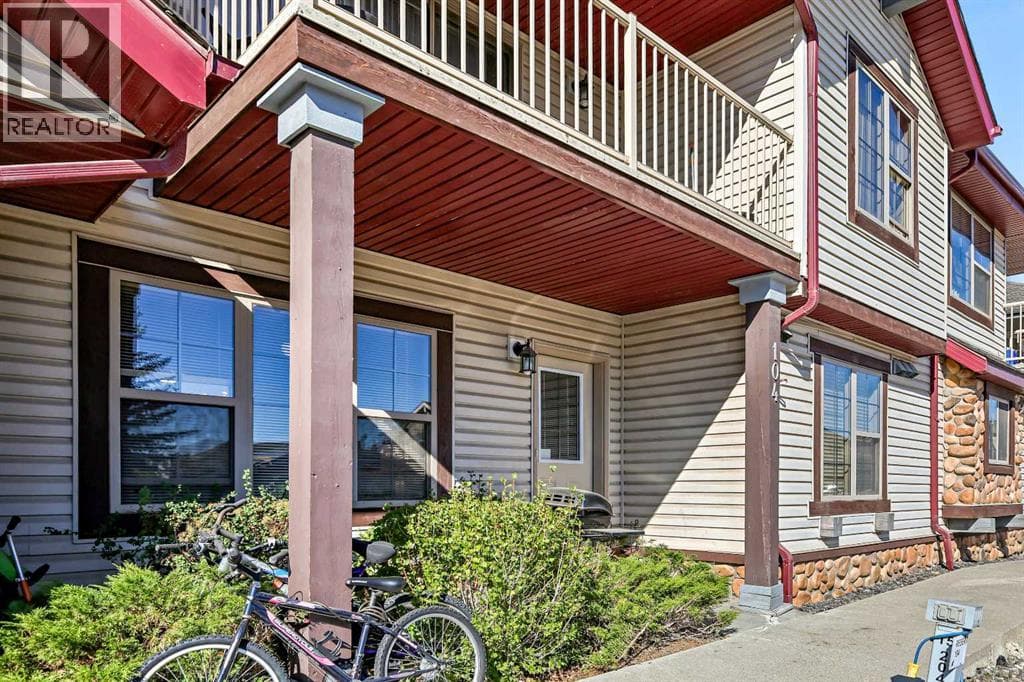 104, 15 Everridge Square SW photo 3