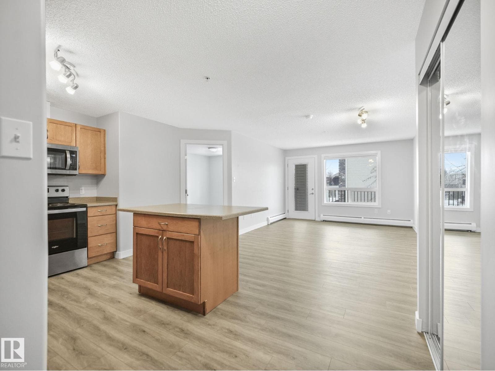 #6221 7331 SOUTH TERWILLEGAR DR NW — photo 4