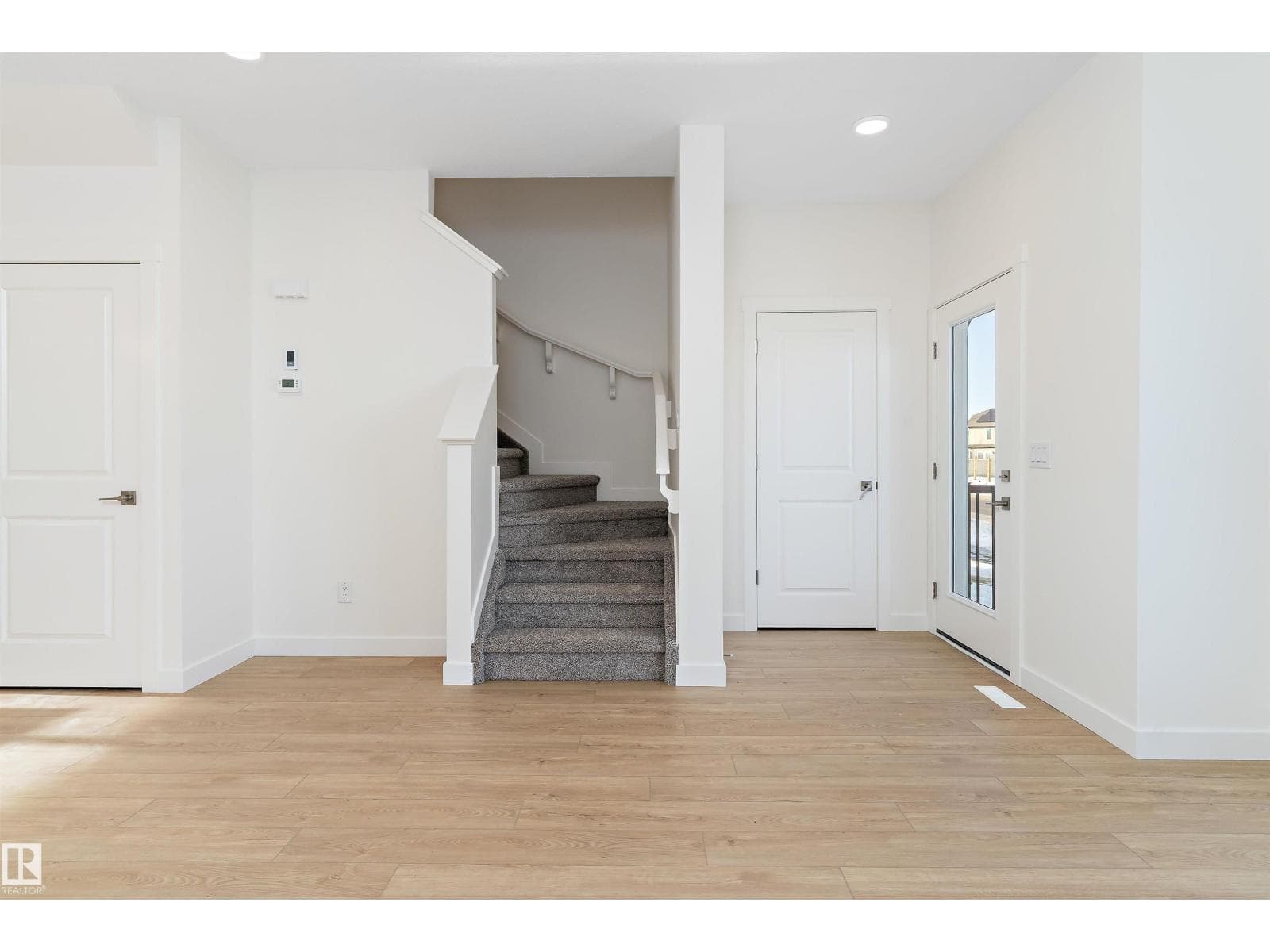 6285 175A AV NW photo 2