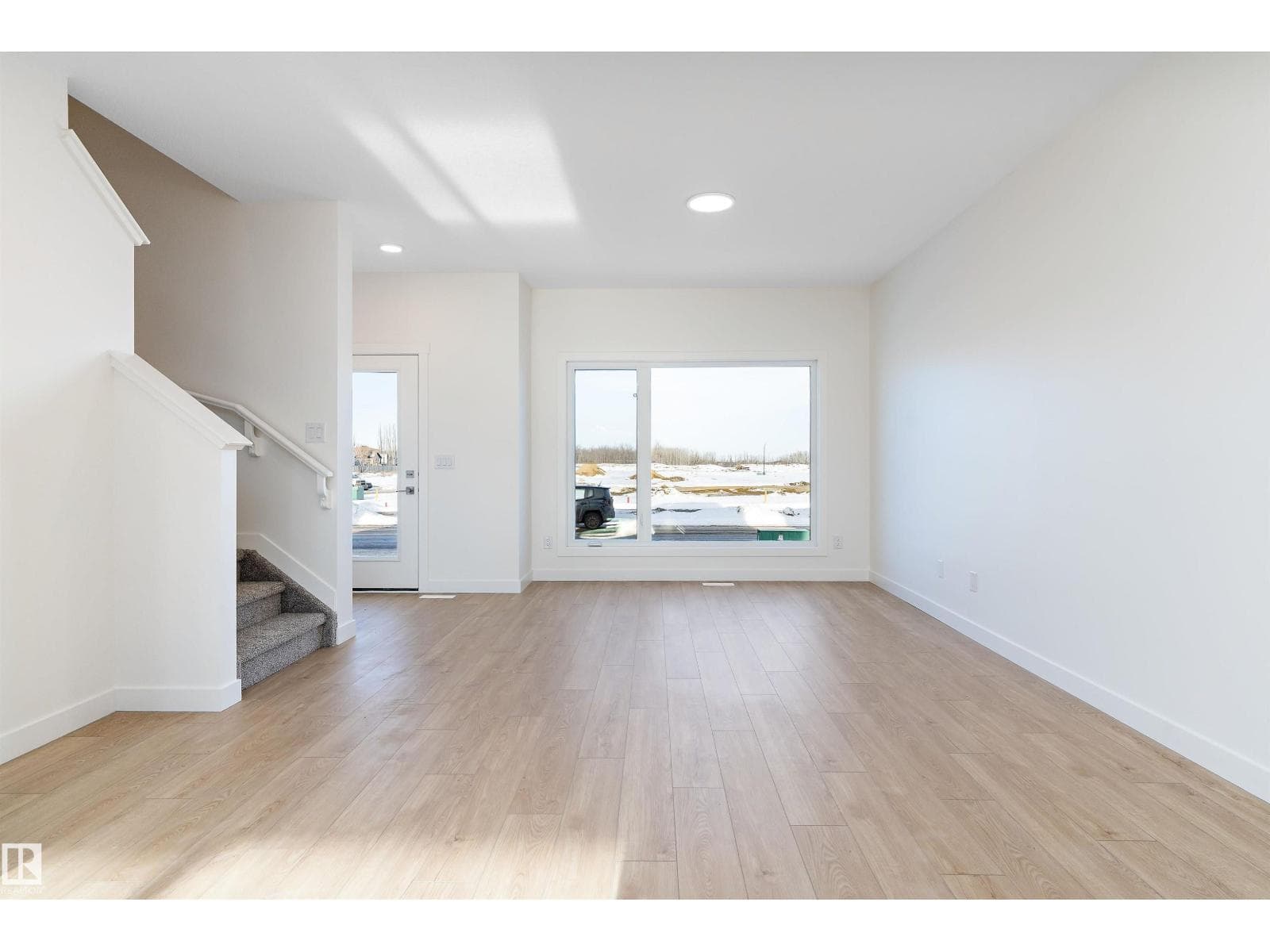 6285 175A AV NW photo 3
