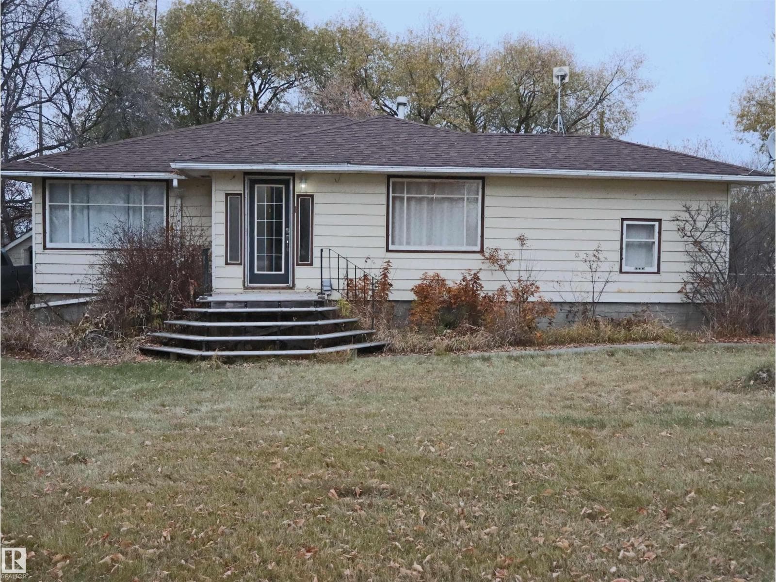 3 bed 1 bath single family at 4032A TWP RD 604 — $214,000