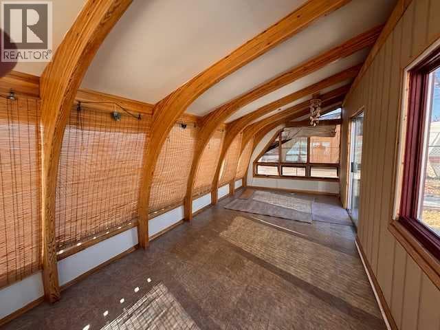341 50 Avenue W photo 12