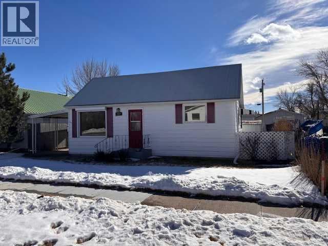 341 50 Avenue W photo 2