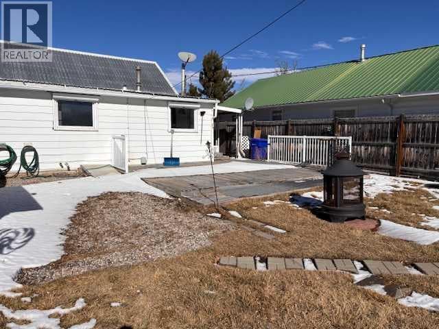 341 50 Avenue W photo 3