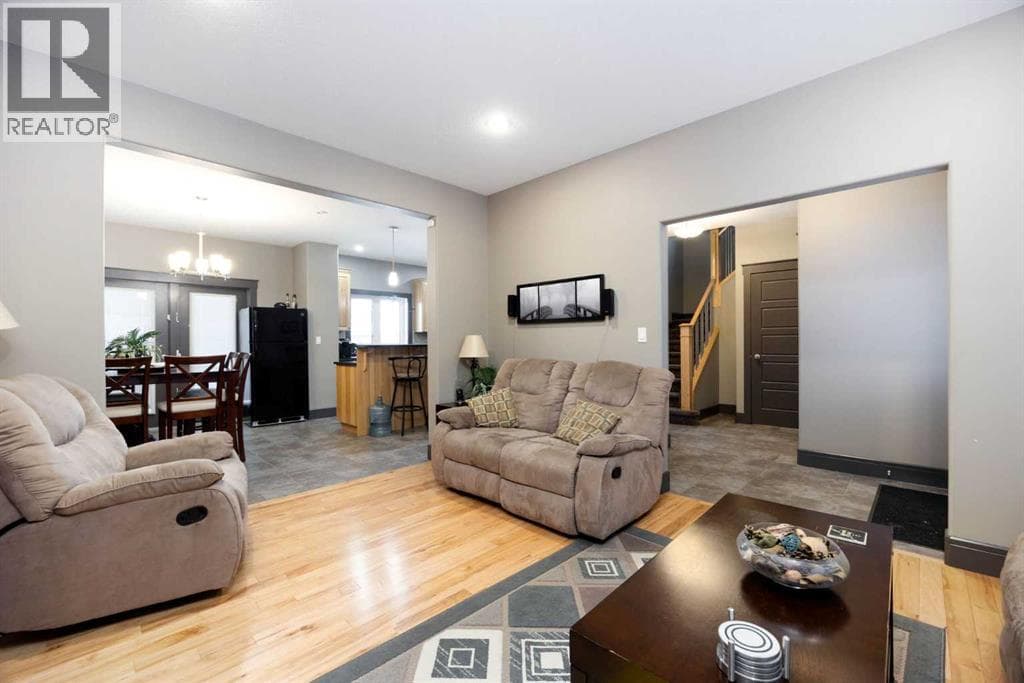 144 Falcon Drive — photo 5