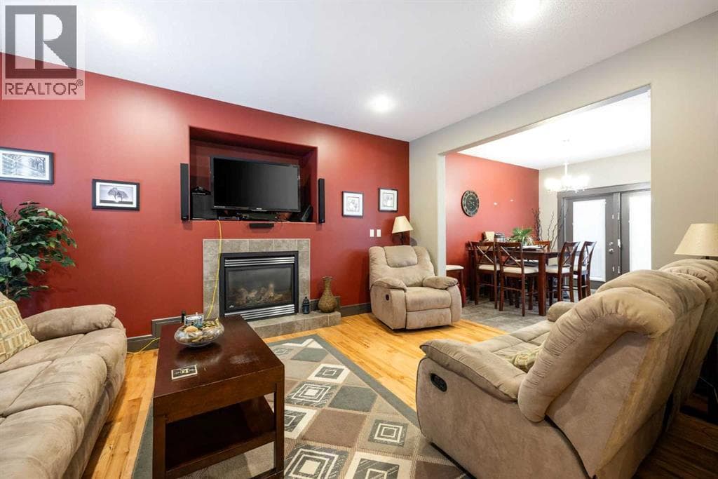 144 Falcon Drive — photo 4