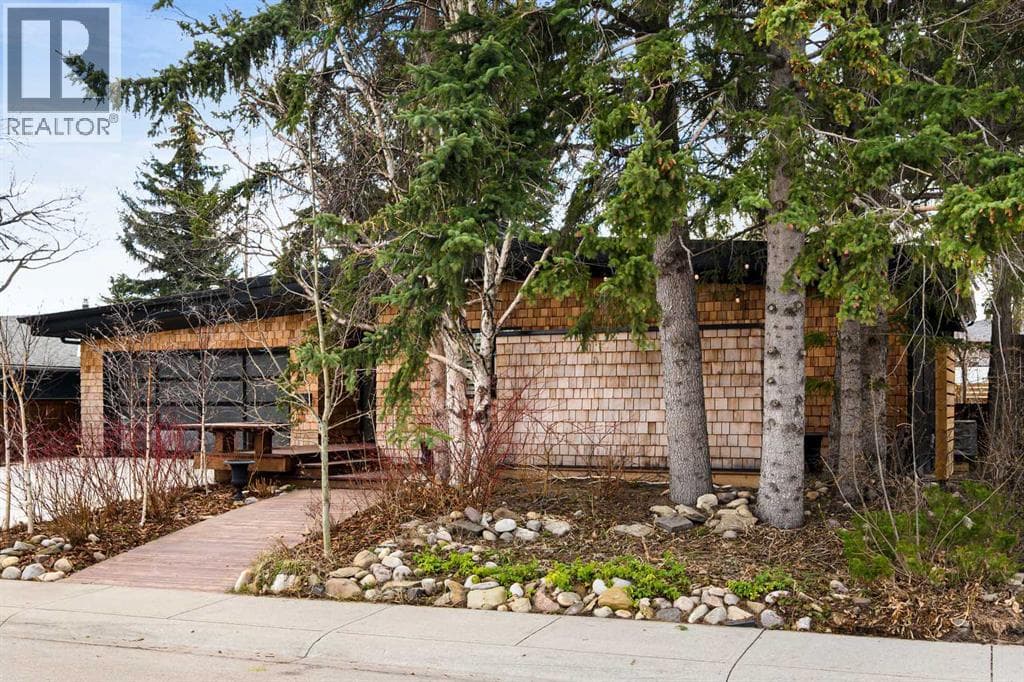 7235 Kananaskis Drive SW photo 2