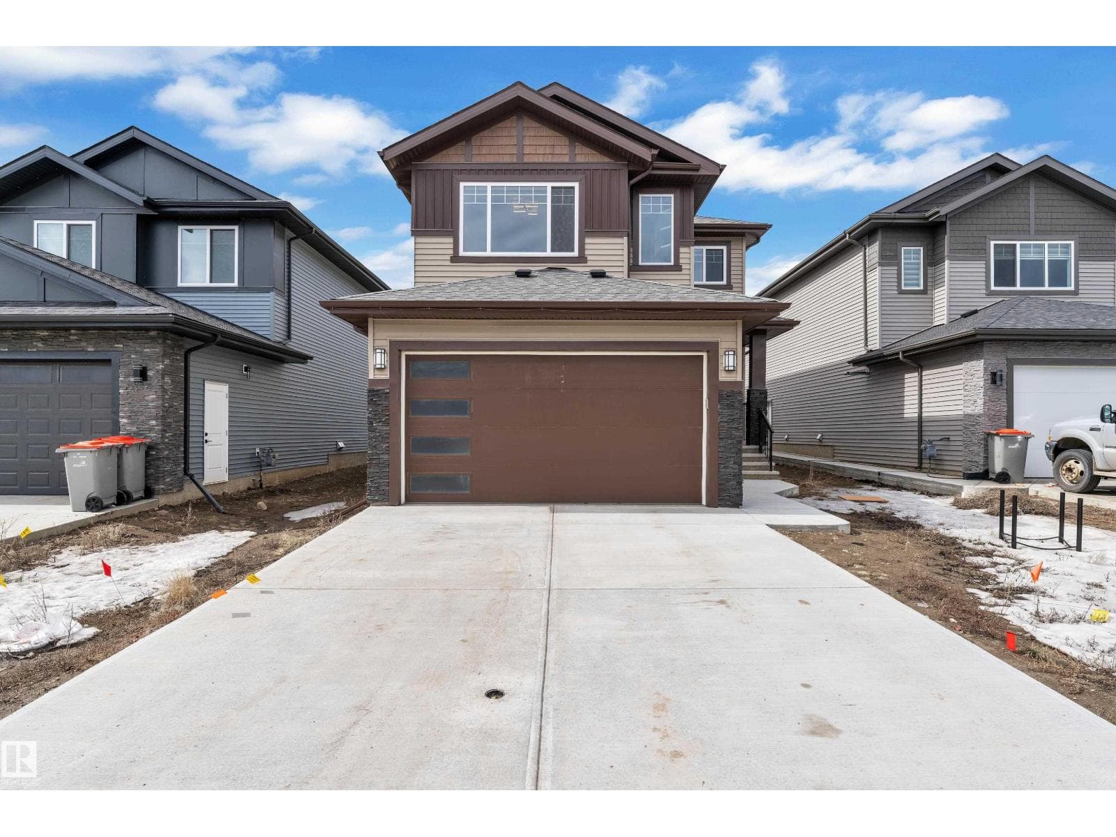 5936 18 ST NE photo 2