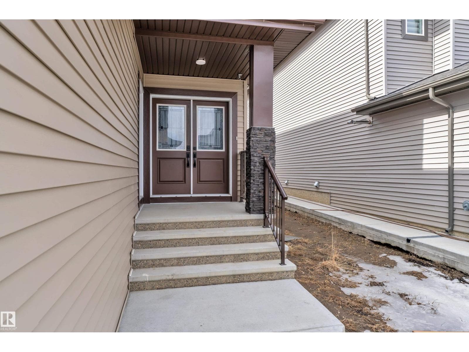 5936 18 ST NE photo 4