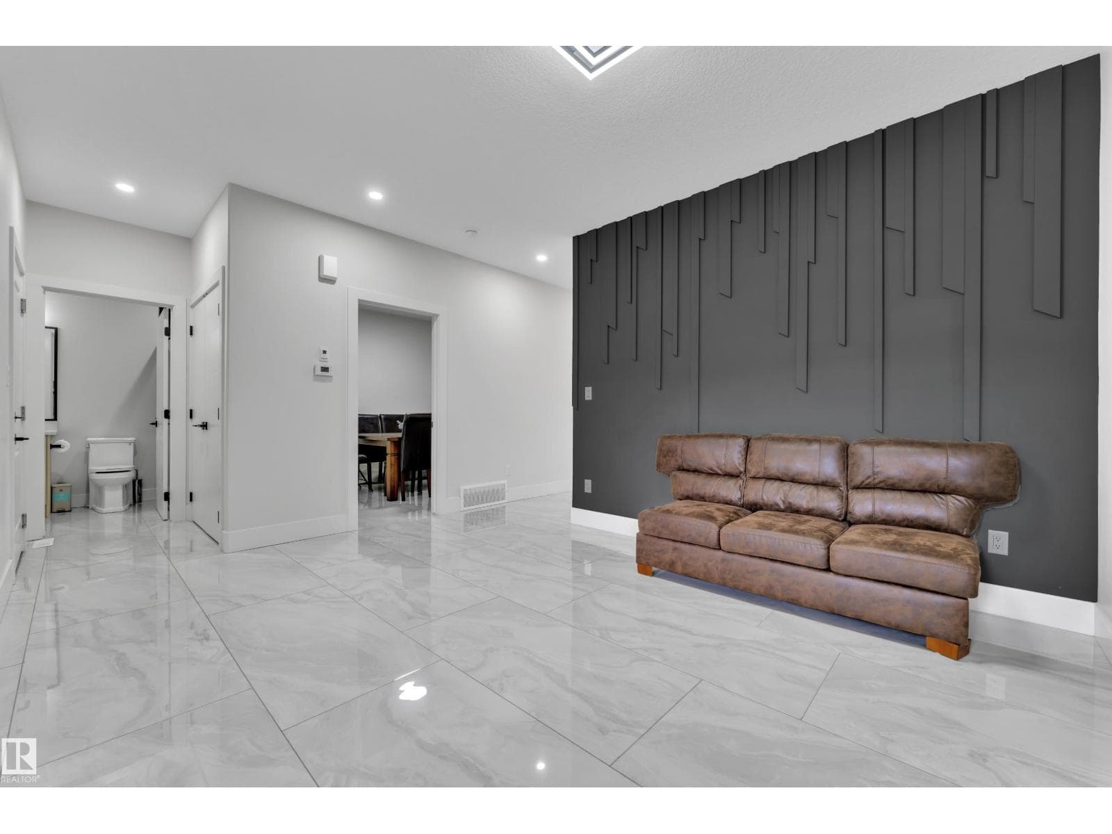 5936 18 ST NE photo 5