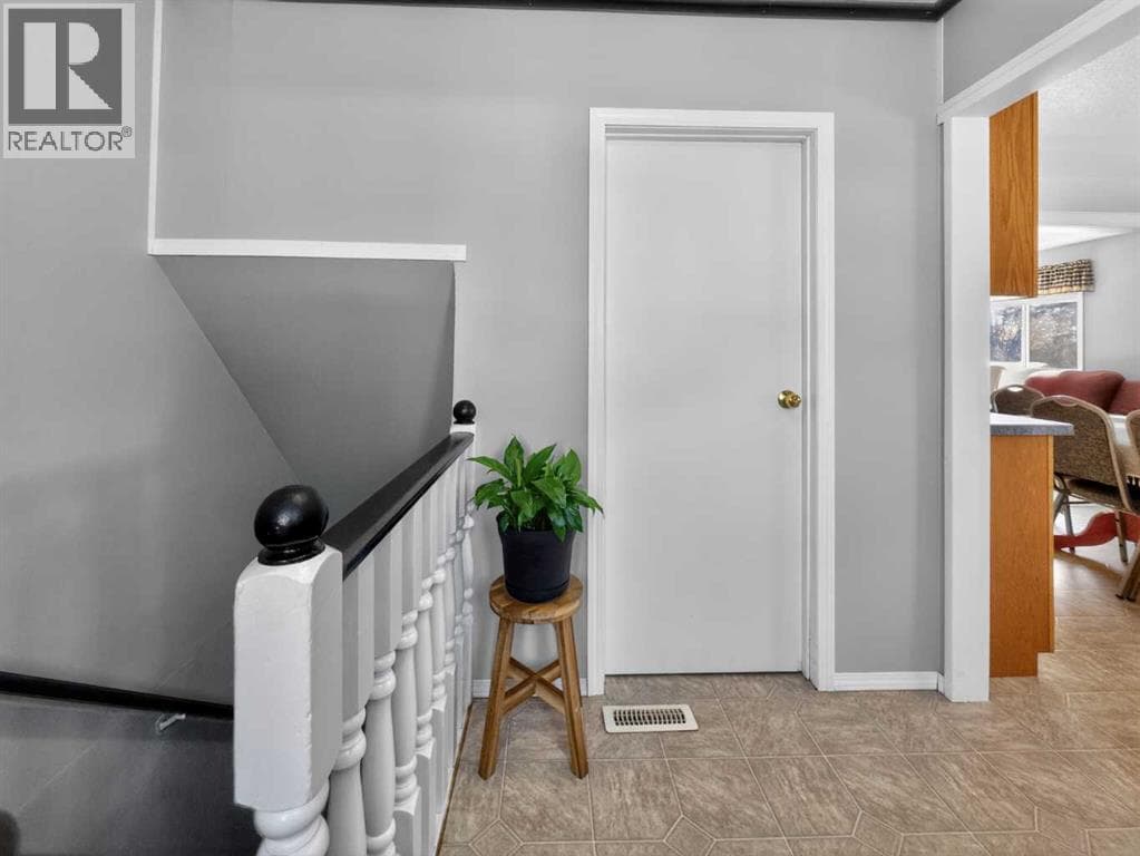 10202 101 Avenue photo 4