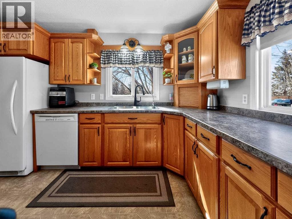 10202 101 Avenue photo 6