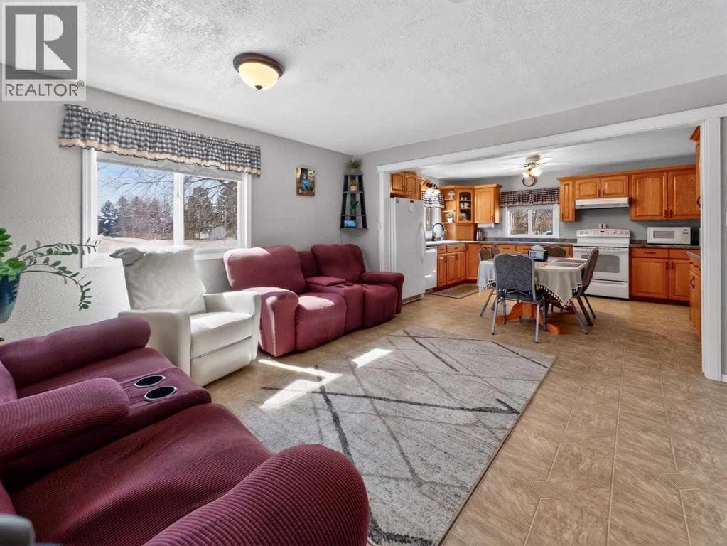10202 101 Avenue photo 9