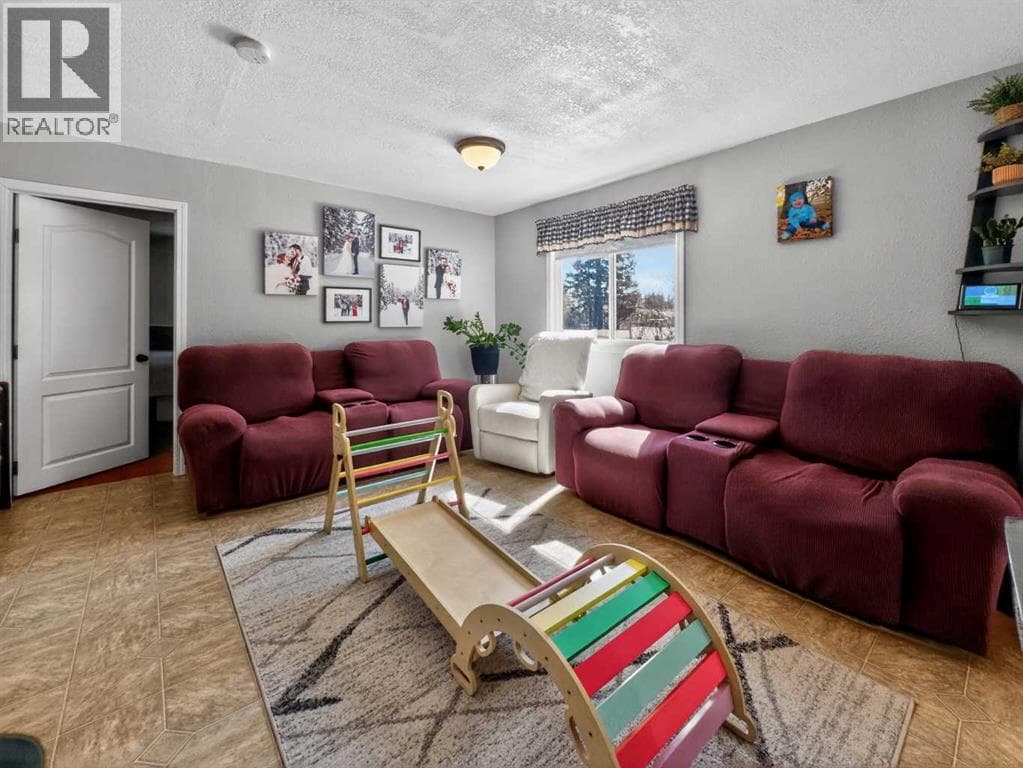 10202 101 Avenue photo 8