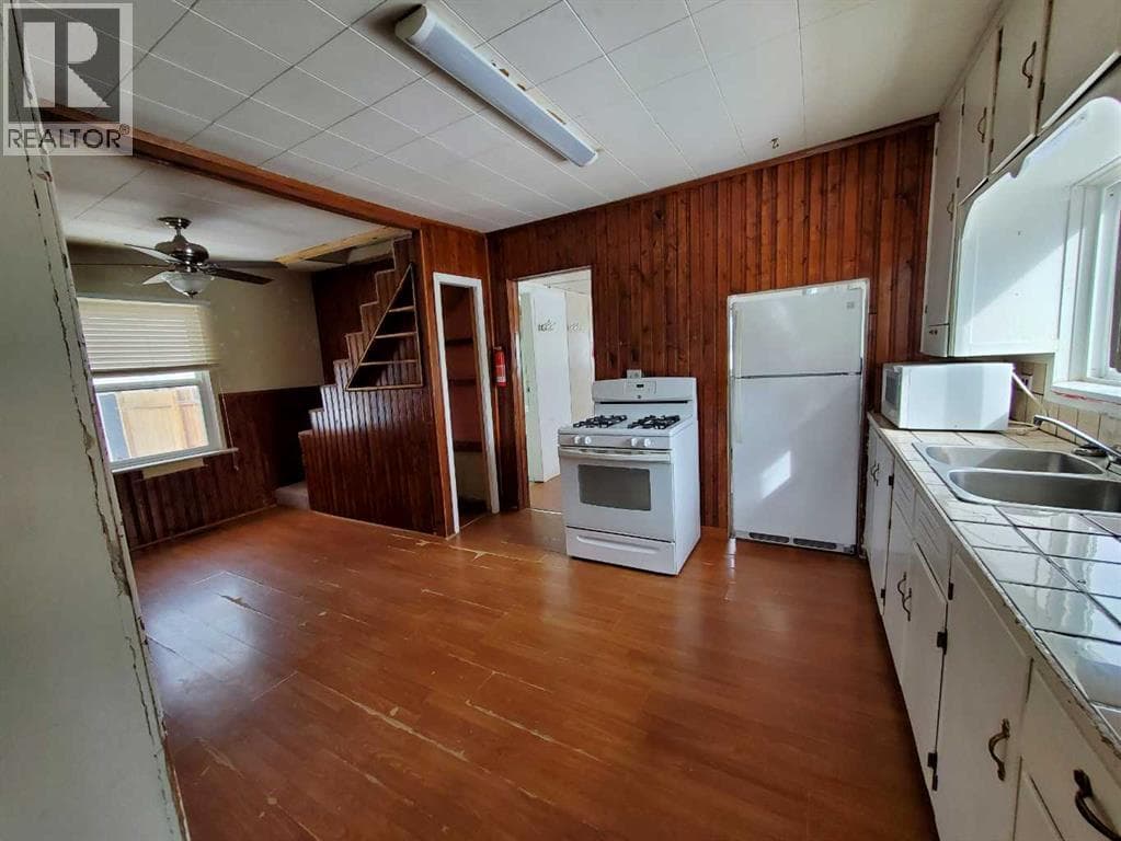 531 65 Street photo 5