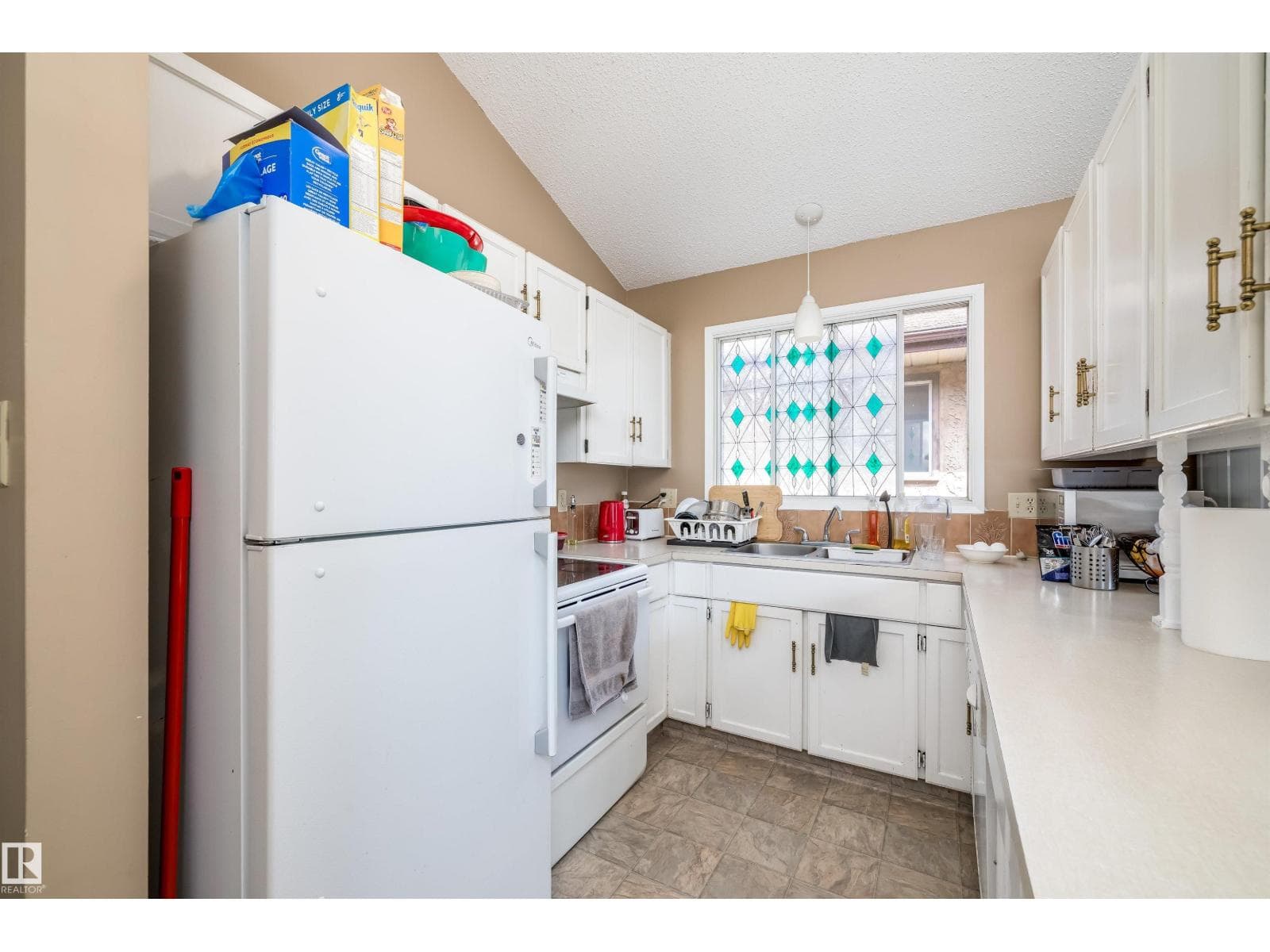3620 42A AV NW photo 10