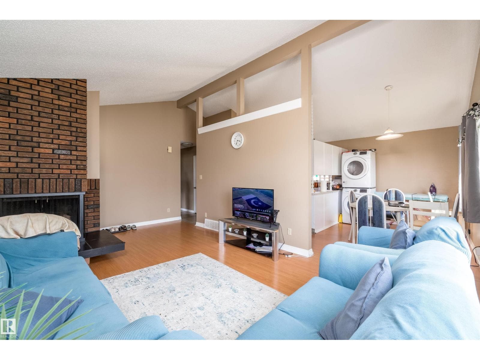 3620 42A AV NW photo 6