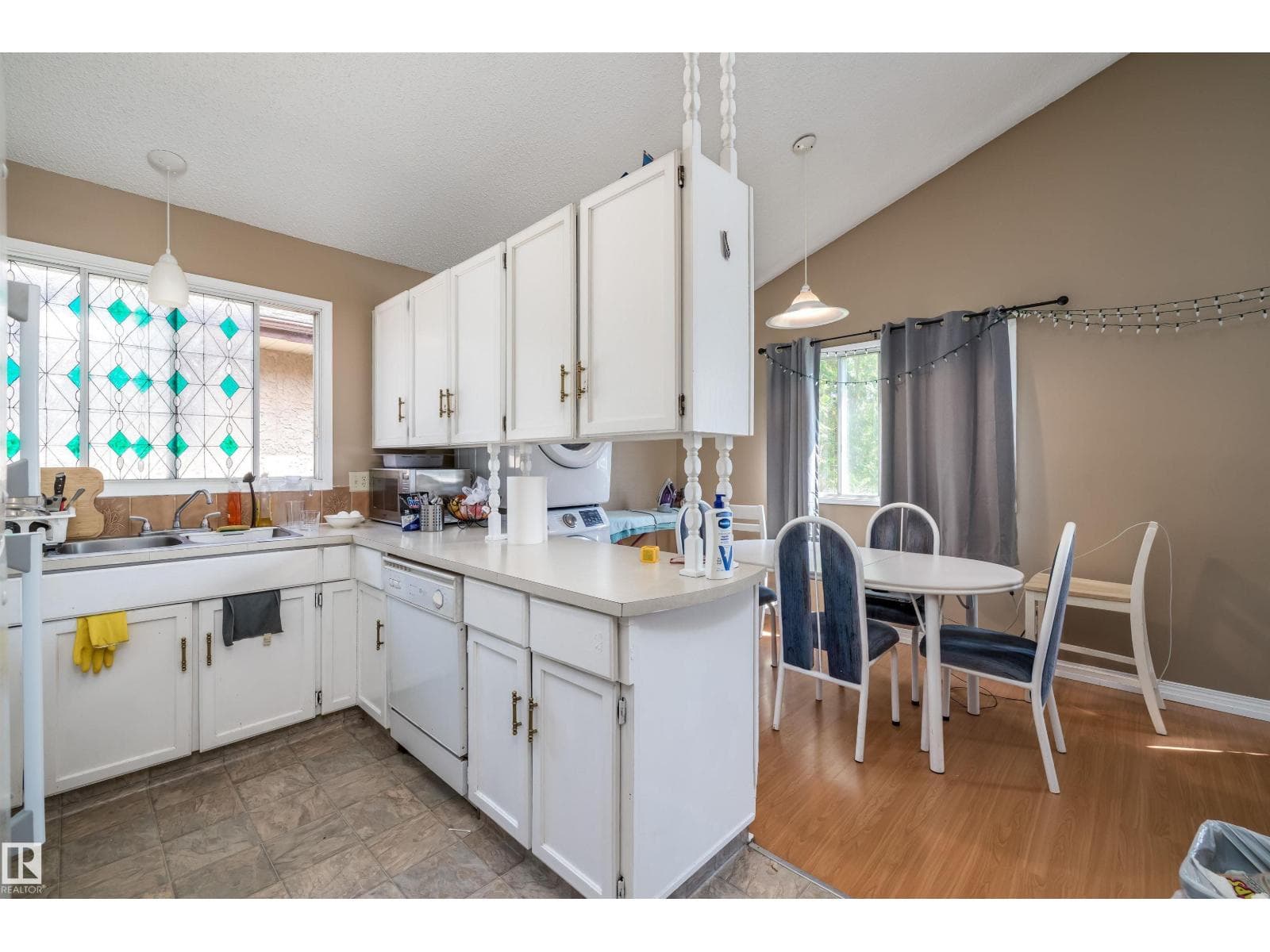 3620 42A AV NW photo 9