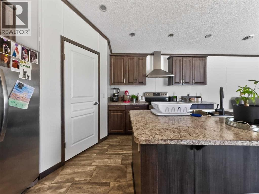 10614 103 Avenue photo 6