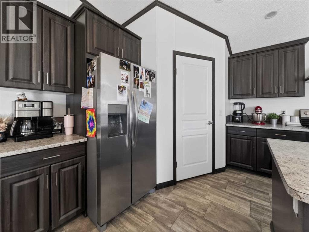 10614 103 Avenue photo 7