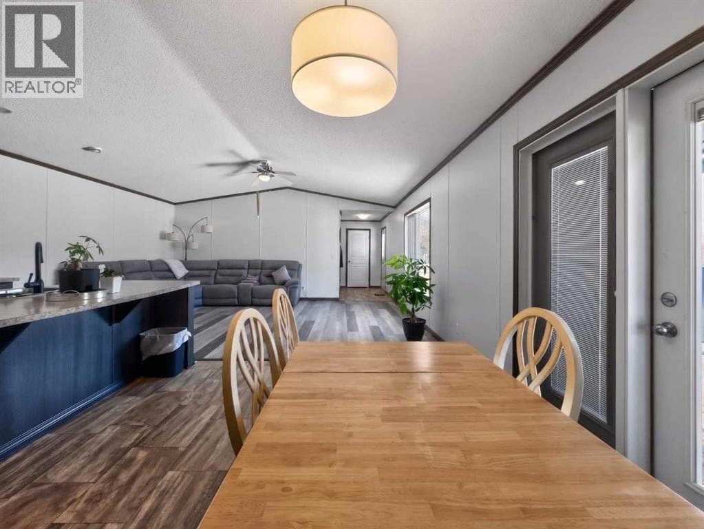 10614 103 Avenue photo 8