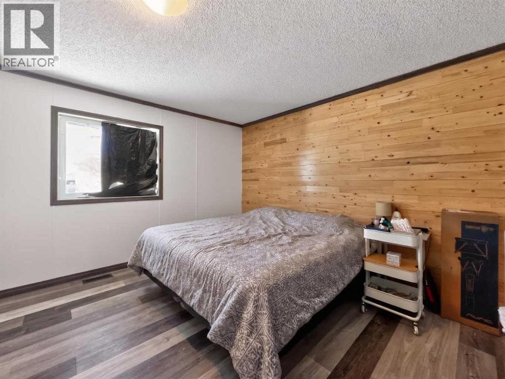 10614 103 Avenue photo 12