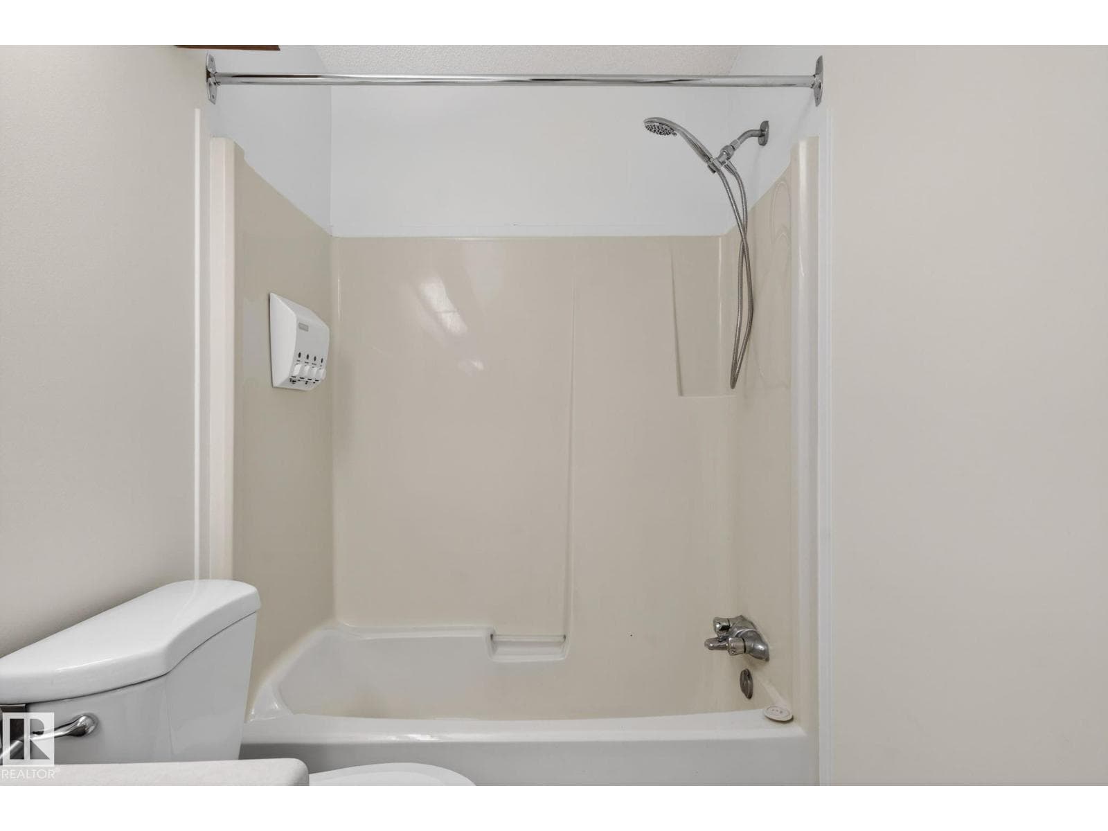 18604 97A AV NW photo 10