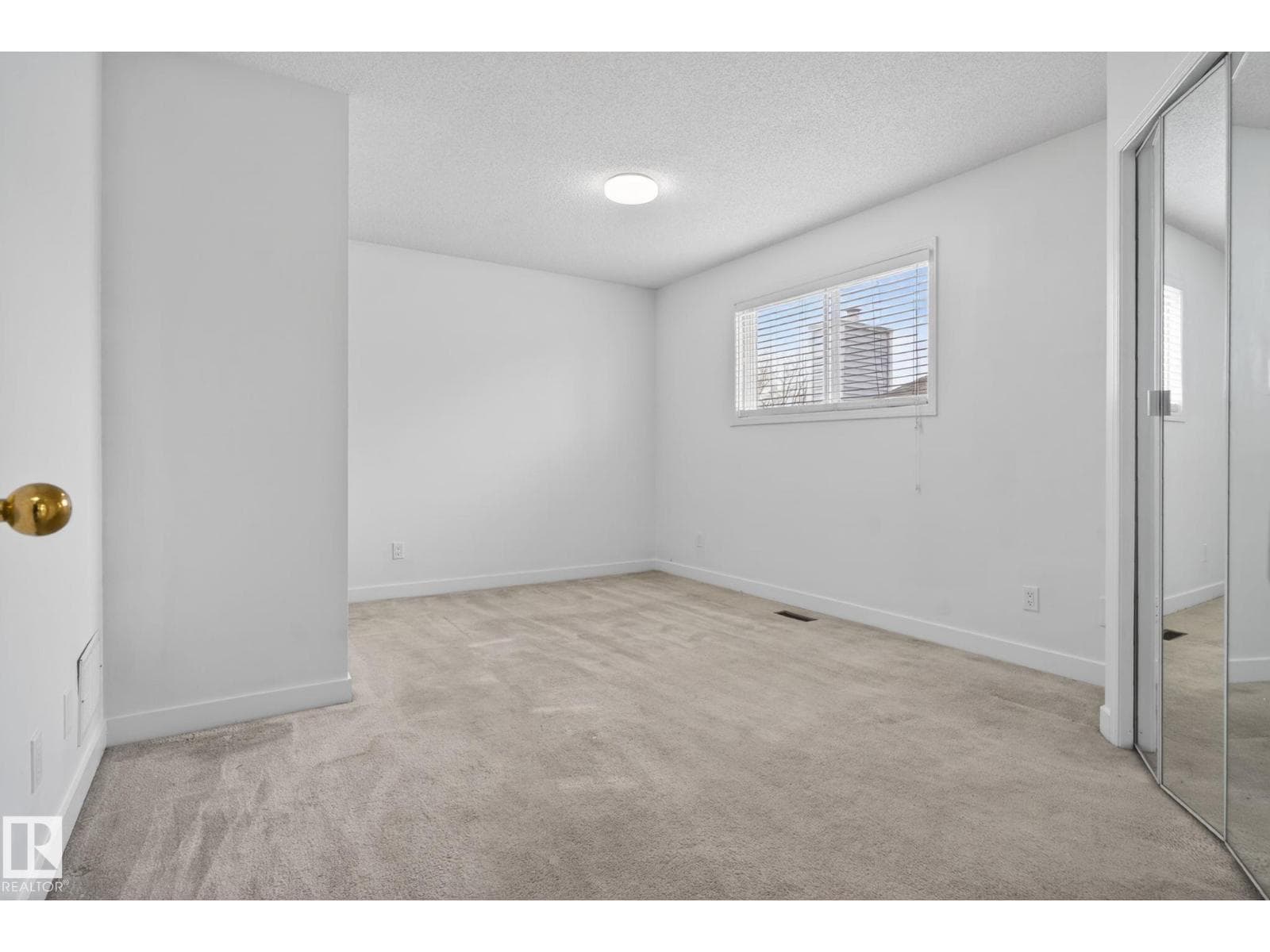 18604 97A AV NW photo 12