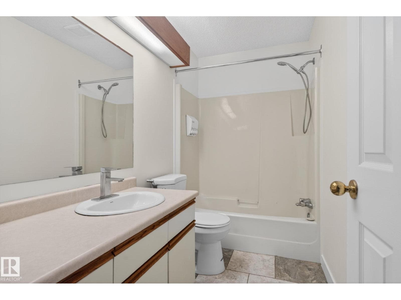 18604 97A AV NW photo 9