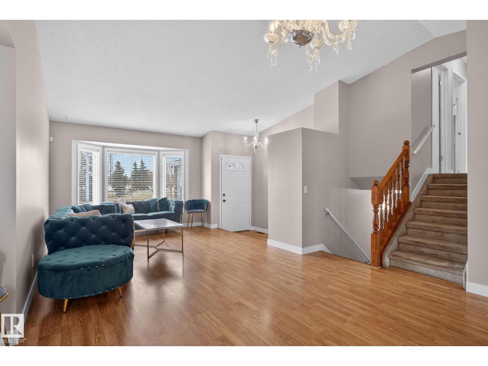 18604 97A AV NW photo 5
